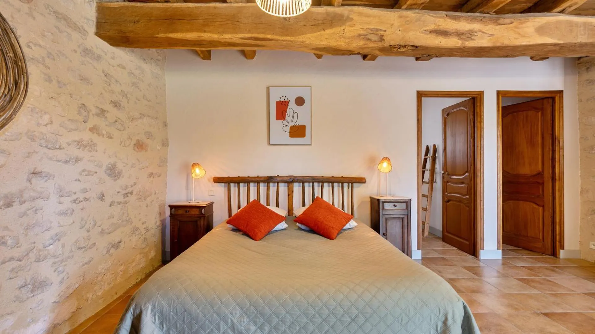 *** Bed & Breakfast Chambres Et Jardin De Pierres Espedaillac France