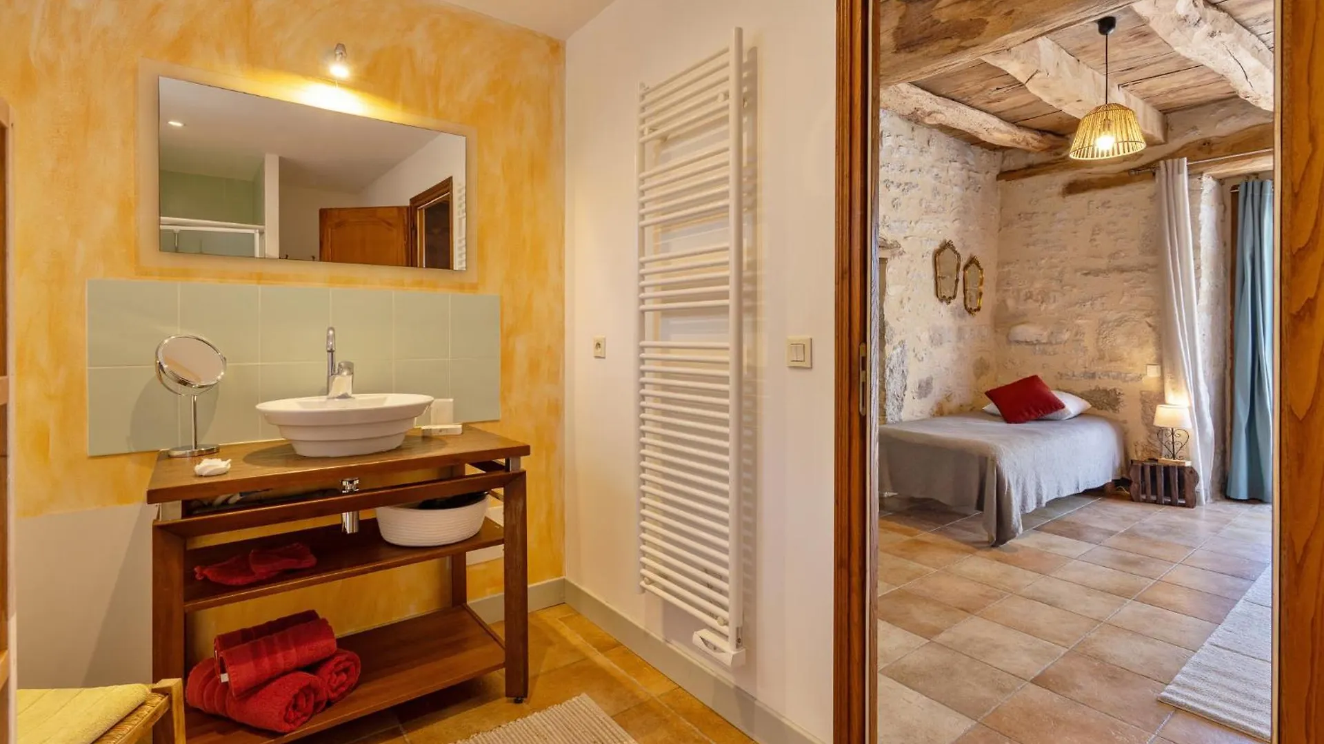 Chambres Et Jardin De Pierres Espedaillac Bed & Breakfast