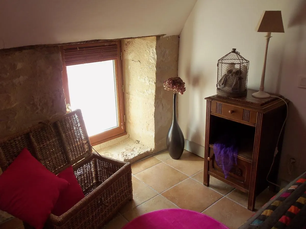 *** Bed & Breakfast Chambres Et Jardin De Pierres Espedaillac France